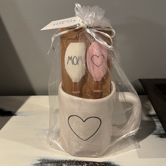 Rae dunn mug and spatula set - Picture 3 of 4